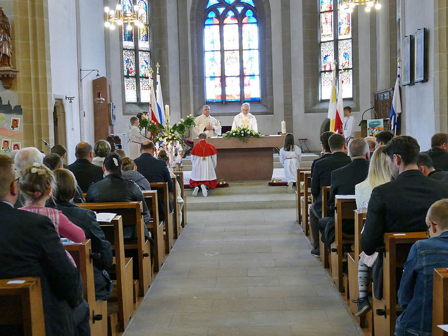 Feier der 1. Heiligen Kommunion in Sankt Crescentius (Foto: Karl-Franz Thiede)